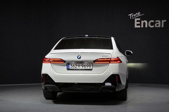 BMW 5-Series 520i Special Edition — пробег 46 173 км — фото 4 из 5