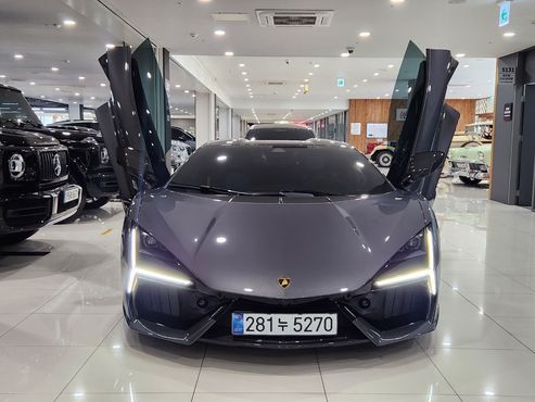 Lamborghini Revuelto 6.5 V12 — пробег 270 км — фото 3 из 5