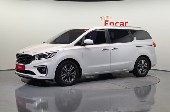 Kia Carnival 9-Seater Luxury — пробег 68 297 км — фото 1 из 5