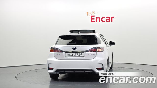Lexus CT200h из Кореи Encar