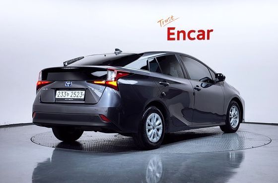 Toyota Prius 1.8 — пробег 161 134 км — фото 2 из 5
