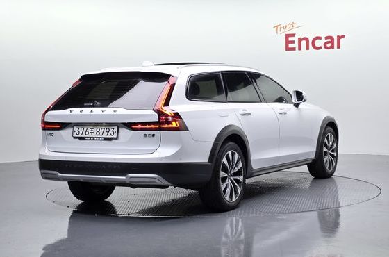 Volvo V90 B5 Pro AWD — пробег 97 412 км — фото 2 из 5