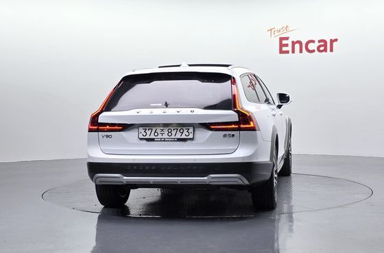 Volvo V90 B5 Pro AWD — пробег 97 412 км — фото 4 из 5