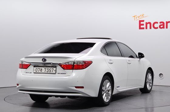 Lexus ES Supreme XV60 — пробег 150 728 км — фото 2 из 5