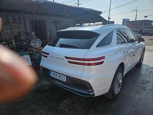 Genesis GV70 2.5T Gasoline 2WD — пробег 900 км — фото 4 из 5