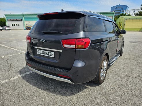 Kia Carnival 9-seater Luxury — пробег 105 340 км — фото 3 из 5