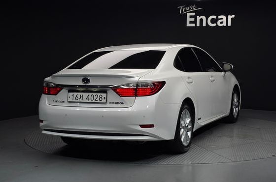 Lexus ES Supreme XV60 — пробег 208 907 км — фото 2 из 5