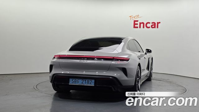 Porsche Taycan Turbo S — пробег 14 264 км — фото 4 из 5