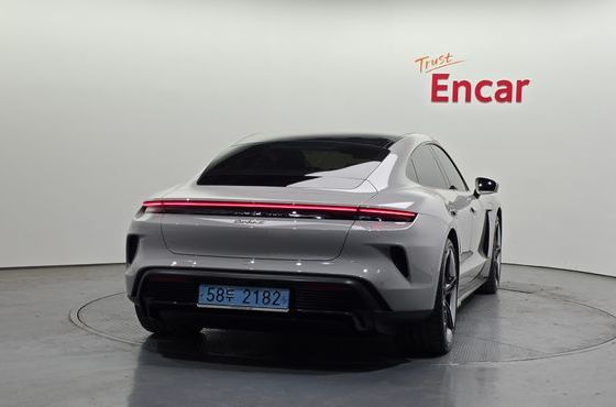 Porsche Taycan Turbo S — пробег 14 264 км — фото 4 из 5