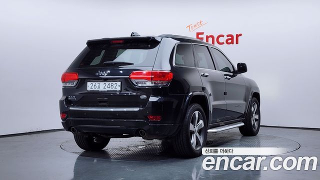 Jeep Cherokee 3.0 Diesel Overland WK2 — пробег 112 321 км — фото 2 из 5