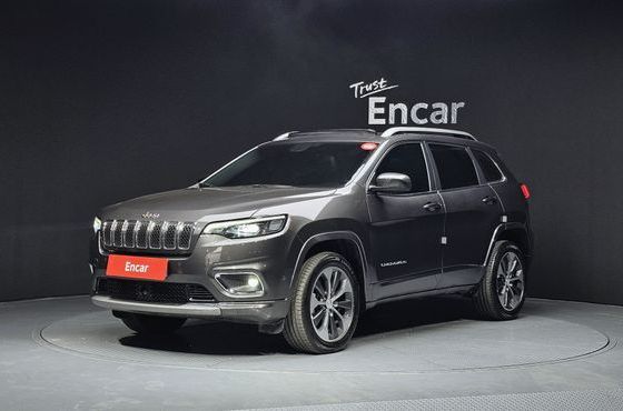 Jeep Cherokee 3.2 Overland AWD — пробег 23 445 км — фото 1 из 5