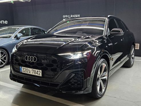 Audi Q8 55 TFSI Quattro Premium — пробег 603 км — фото 2 из 5