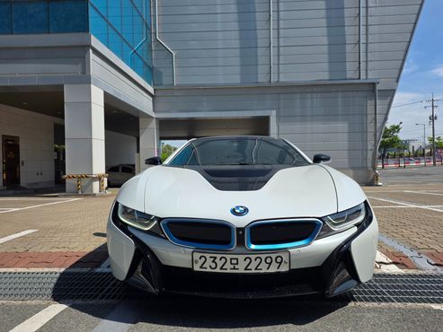 BMW i8 Coupe — пробег 84 950 км — фото 1 из 5