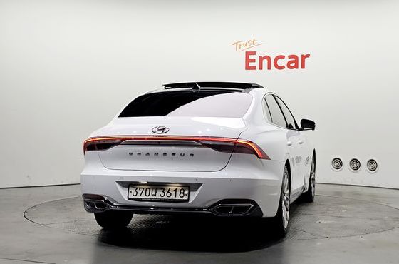 Hyundai Grandeur 3.3 Calligraphy — пробег 85 758 км — фото 4 из 5