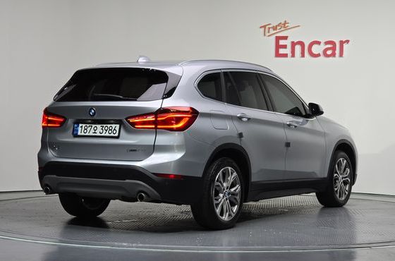 BMW X1 xDrive 18d Premium — пробег 99 040 км — фото 2 из 5