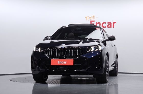 BMW X6 xDrive40i M Sport — пробег 3 610 км — фото 3 из 5