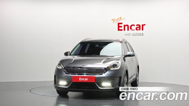 Kia Niro Prestige — пробег 60 538 км — фото 3 из 5