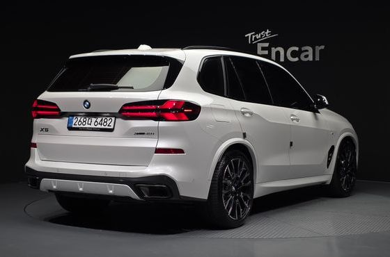 BMW X5 xDrive 40i M Sport — пробег 8 901 км — фото 2 из 5