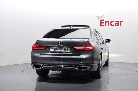 BMW 7-Series 750Li xDrive — пробег 132 988 км — фото 4 из 5