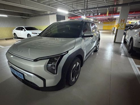 Kia EV3 Standard 2WD Air — пробег 131 км — фото 4 из 5