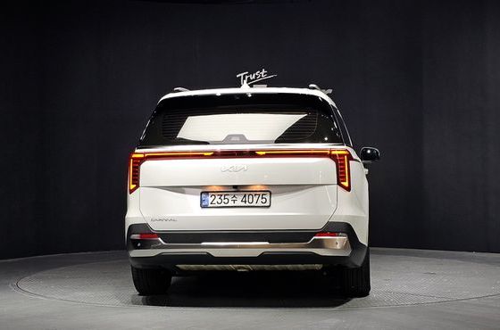 Kia Carnival 9-Seater Signature — пробег 46 011 км — фото 4 из 5
