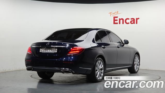 Mercedes-Benz E-Class из Кореи Encar