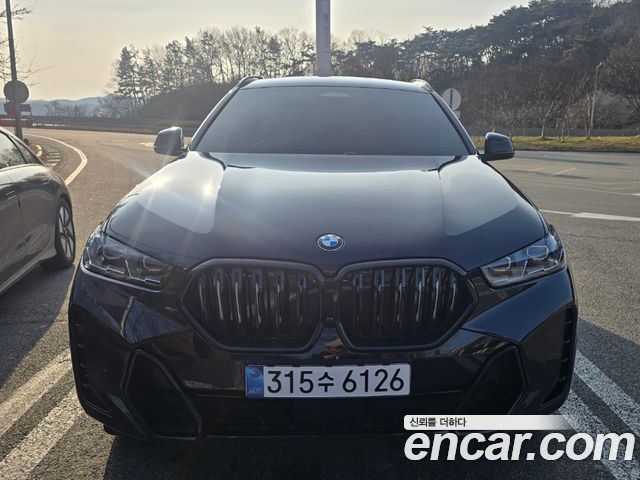 BMW X6 xDrive40i M Sport — пробег 2 965 км — фото 2 из 5