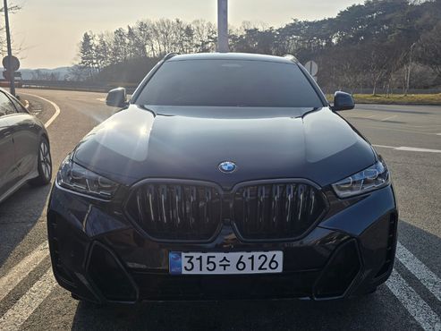 BMW X6 xDrive40i M Sport — пробег 2 965 км — фото 2 из 5