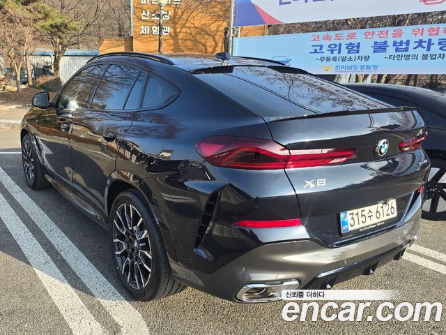 BMW X6 xDrive40i M Sport — пробег 2 965 км — фото 3 из 5