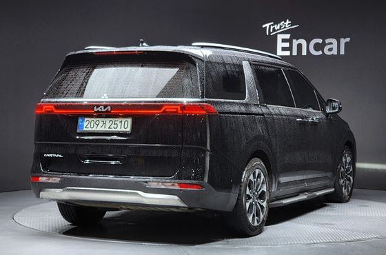 Kia Carnival 9-Seater Signature — пробег 45 084 км — фото 2 из 5