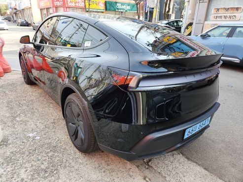 Tesla Model Y Premium RWD — пробег 500 км — фото 5 из 5