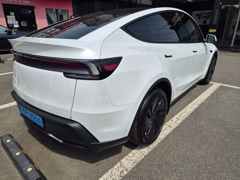 Tesla Model Y Premium RWD — пробег 500 км — фото 4 из 5