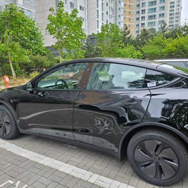 Tesla Model Y Premium RWD — пробег 500 км — фото 3 из 5