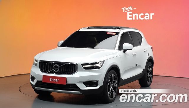 Volvo XC40 B4 Inscription — пробег 106 933 км — фото 1 из 5