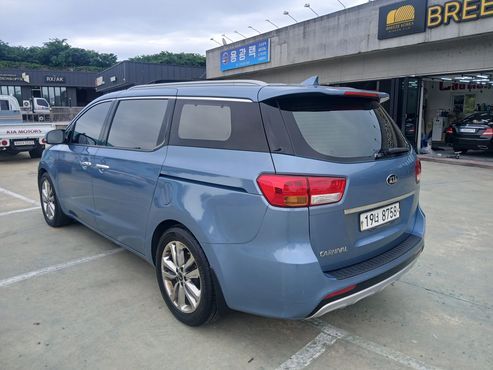 Kia Carnival 9-seater Prestige — пробег 220 000 км — фото 4 из 5