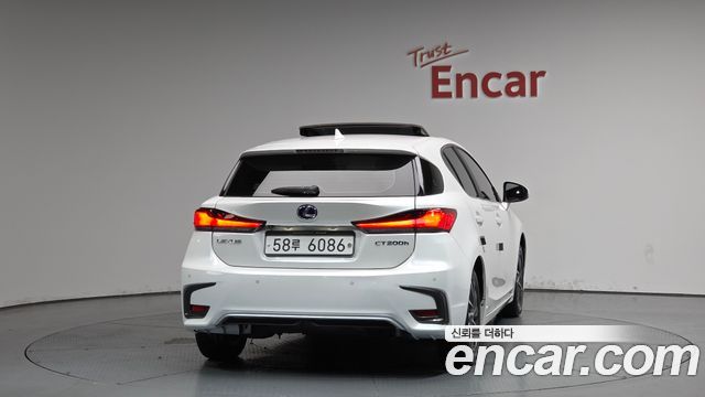 Lexus CT200h из Кореи Encar
