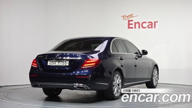 Mercedes-Benz E-Class из Кореи Encar