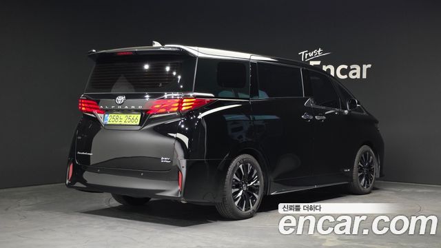 Toyota Alphard 2.5 HEV Executive AWD — пробег 31 834 км — фото 2 из 5