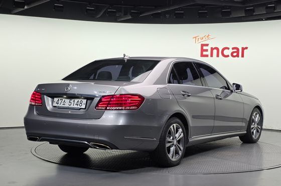 Mercedes-Benz E-Class E220 Bluetec Avantgarde — пробег 85 818 км — фото 2 из 5
