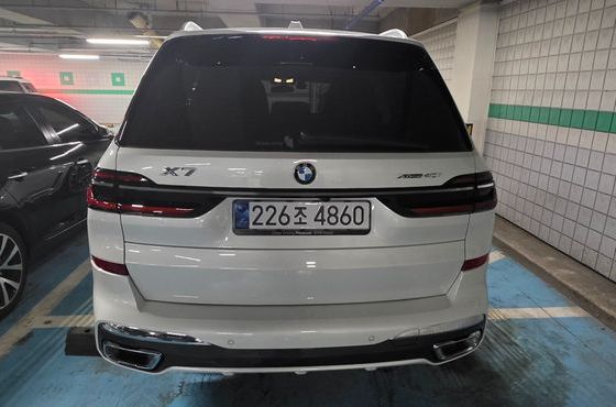 BMW X7 xDrive 40i M Sport 7STR — пробег 15 000 км — фото 5 из 5