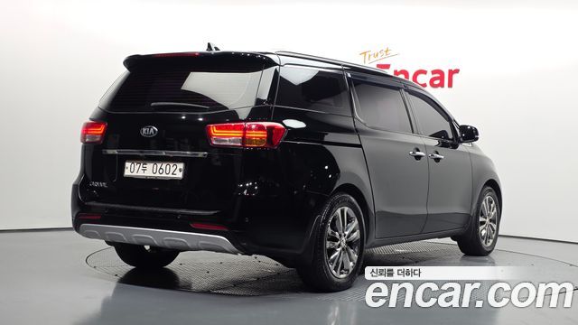 Kia Carnival из Кореи Encar