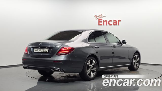 Mercedes-Benz E-Class E300 4MATIC AV Intelligent Drive — пробег 76 318 км — фото 2 из 5