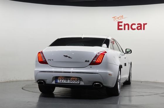 Jaguar XJ 3.0 SC AWD Portfolio LWB X351 — пробег 64 852 км — фото 4 из 5