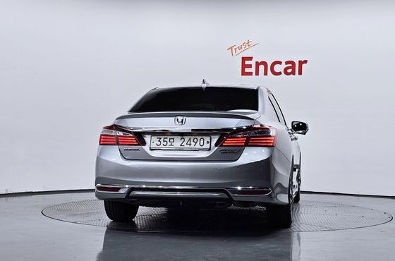 Honda Accord 2.0 Hybrid 9th — пробег 100 086 км — фото 4 из 5
