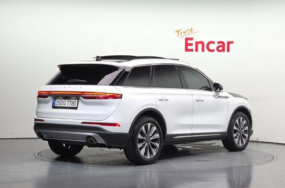 Lincoln Corsair 2.0 Reserve AWD — пробег 72 320 км — фото 2 из 5