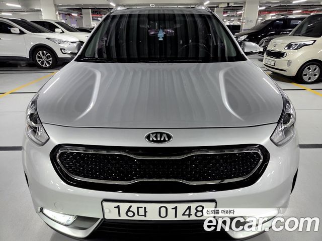 Kia Niro Prestige — пробег 222 230 км — фото 1 из 5