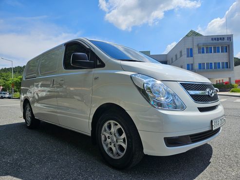Hyundai Starex 3-Seater VAN CVX Deluxe — пробег 252 580 км — фото 3 из 5