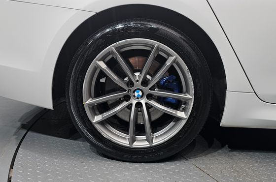 BMW 5-Series 530i xDrive M Sport Package Plus — пробег 170 561 км — фото 5 из 5