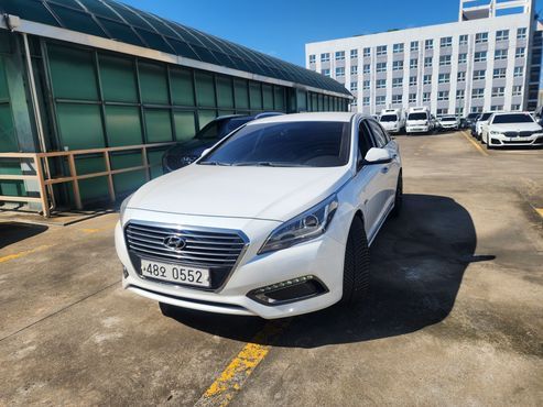 Hyundai Sonata 2.0 Plug-in HEV Permium — пробег 205 843 км — фото 3 из 5