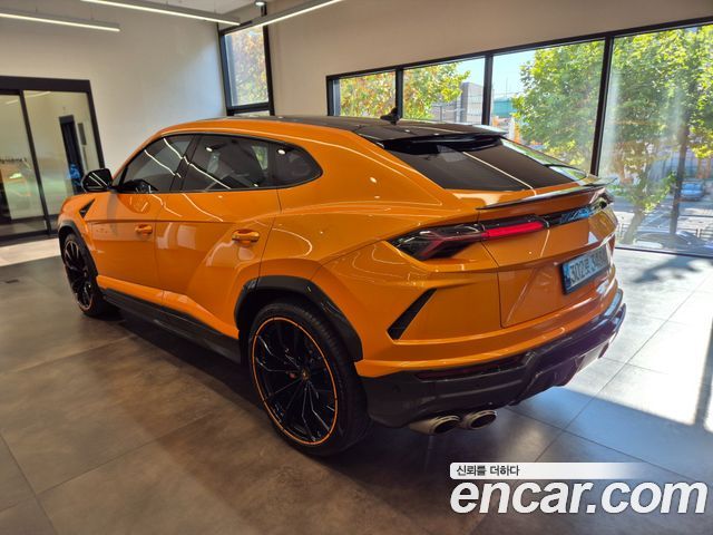 Lamborghini Urus 4.0 V8 — пробег 29 500 км — фото 5 из 5